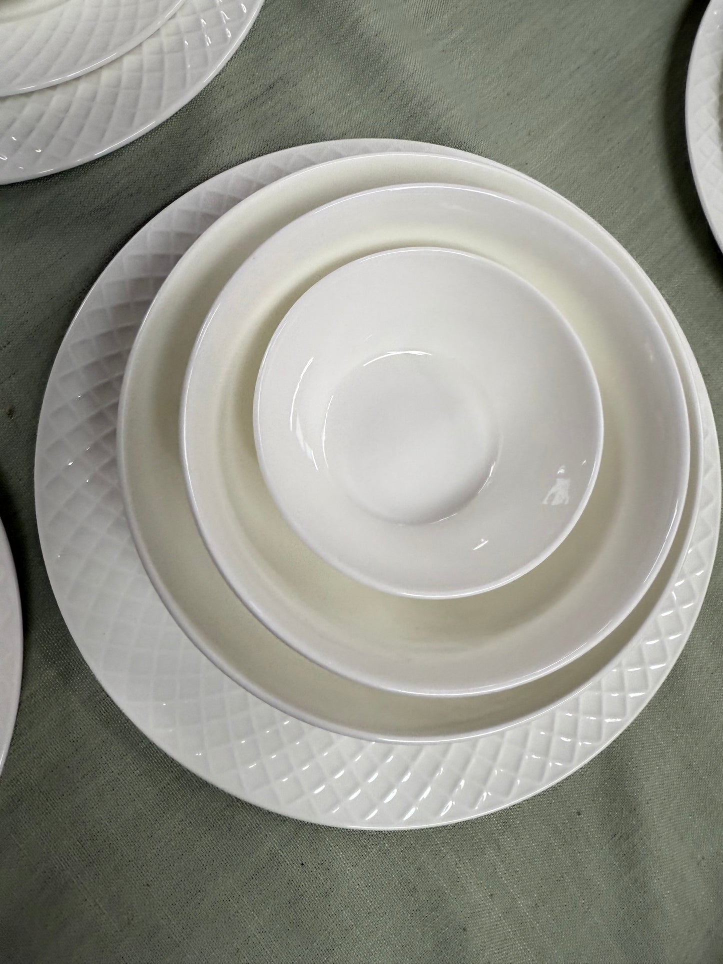 Mikasa 40 piece dinner set