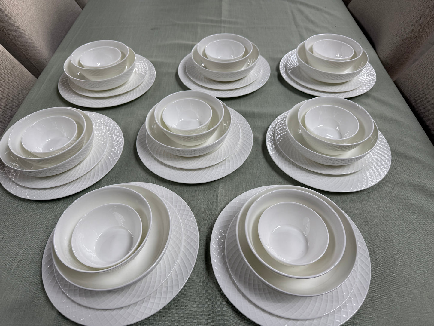 Mikasa 40 piece dinner set