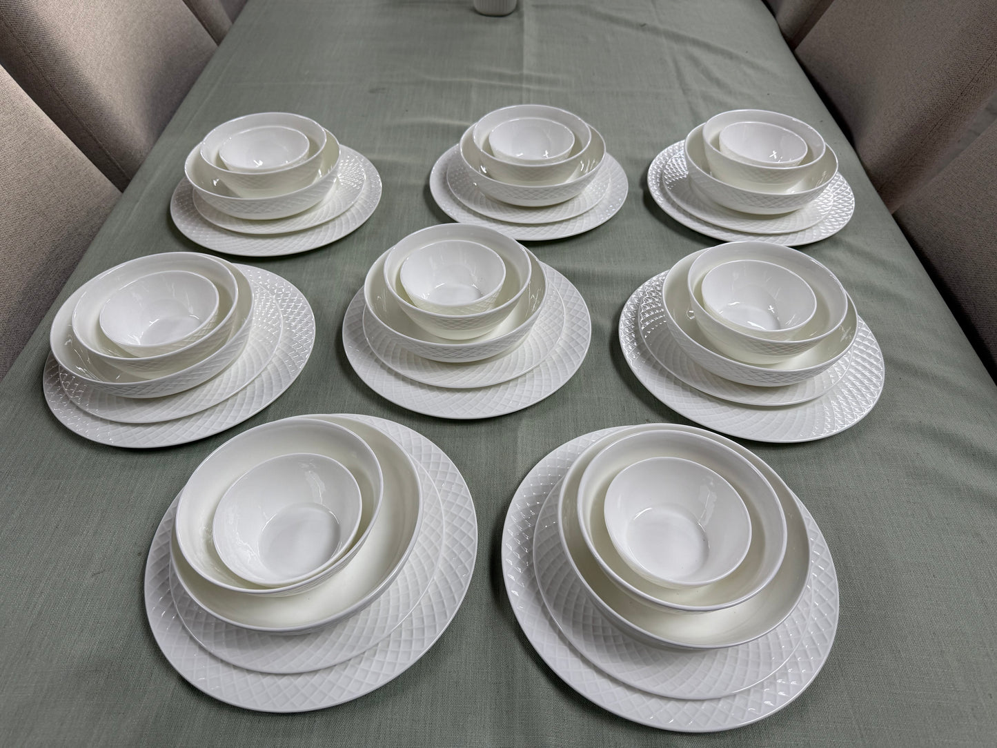 Mikasa 40 piece dinner set